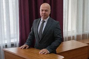 Президент РФ наградил медалью чиновника, возглавившего Хвалынский район после скандала с благоустройством