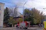 На Московской полыхает двухэтажный дом