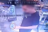 Рецидивист украл чужую карту и купил маме цветы 