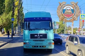На проспекте 50 лет Октября под колёса фуры попал 16-летний юноша