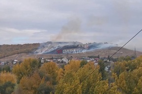 Саратовцы засняли склон, охваченный пожаром