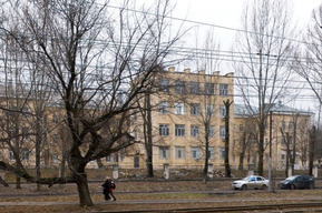 Двор одной из саратовских больниц должны облагородить за 16,8 миллиона рублей