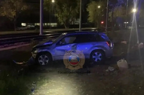 На Международной перевернулась иномарка: один человек погиб, трое пострадали