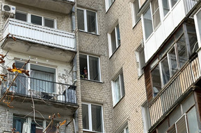 «Варили варенье». К дому в центре Саратова приехали пожарные, «скорая» и полиция 
