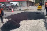 «Прошу привлечь просиживающего штаны главу района к ответственности»: горожанка засняла странную укладку асфальта в Заводском районе