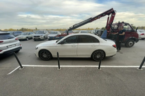 Женщина не хотела прощаться со своим Mercedes и заплатила ущерб за ДТП, которое устроил её родственник 