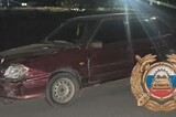 На окраине Саратова легковушка протаранила стоящий автомобиль и сбила пешехода